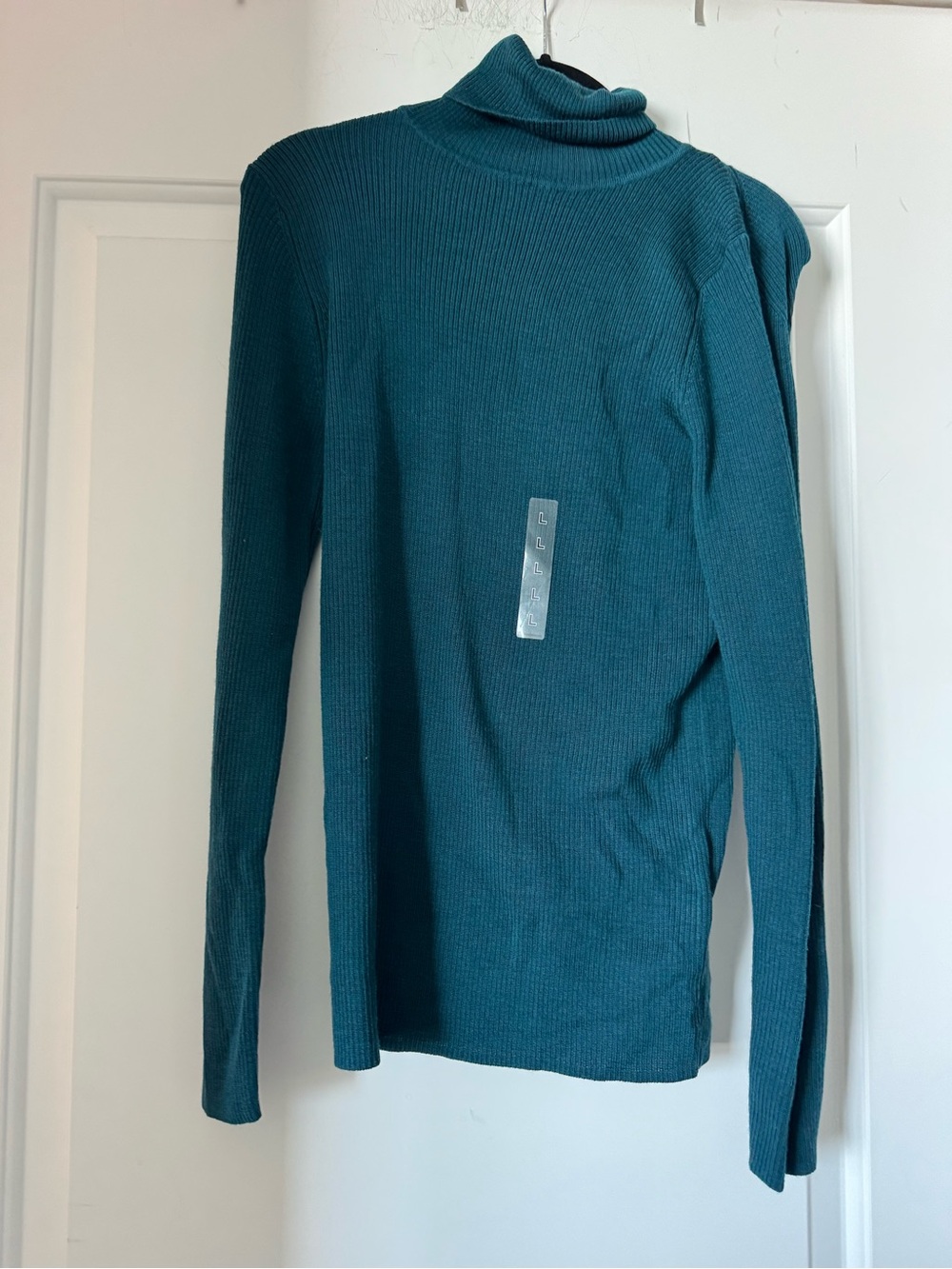 Uniqlo Merino wool turtleneck sweater